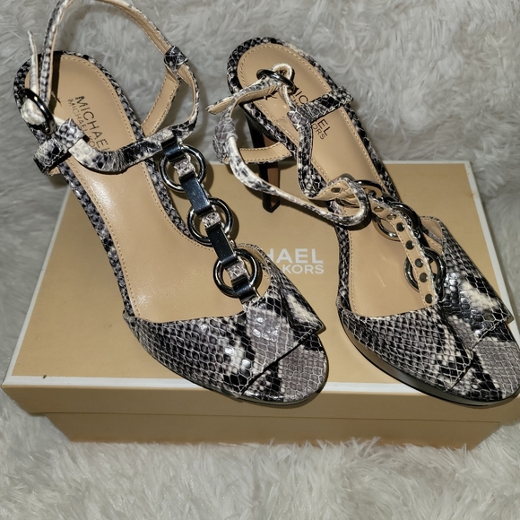Snake print MK  heels - Picture 1 of 4